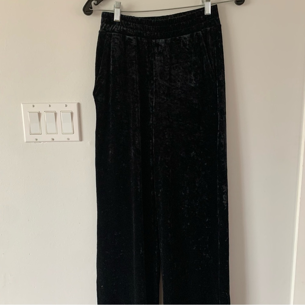 Forever 21 Crush Velvet Black Pants Women’s XS Wide Leg Side Pockets